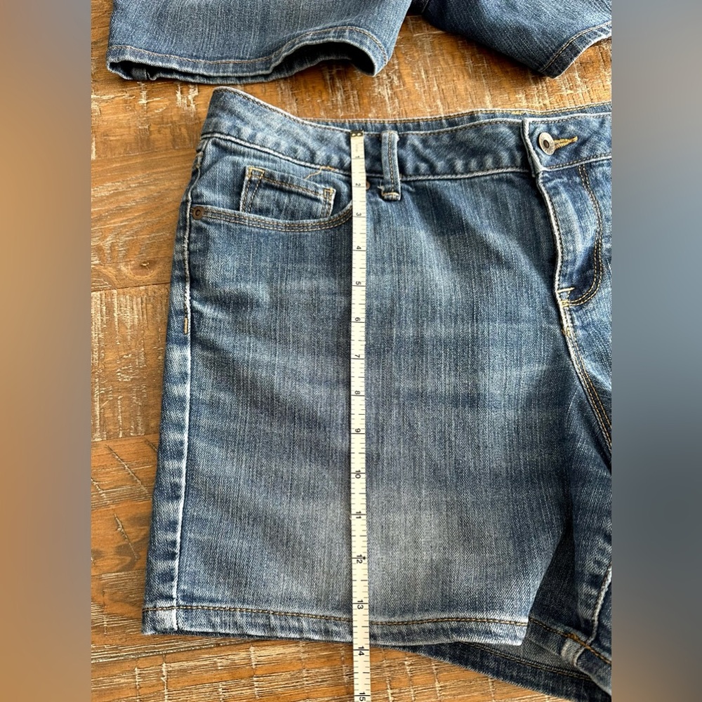 Two Women’s Sonoma Mid-Rise Denim Shorts, Size 12 - Picture 5 of 12